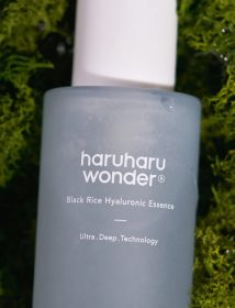 Haruharu Wonder Black Rice Hyaluronic Essence