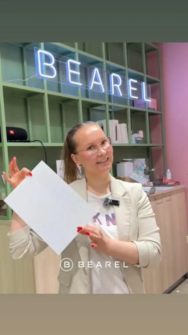 Huolestuttavatko juonteet ja rypyt? ✨

Retinolia sisältävät tuotteet voivat auttaa silottamaan juonteita ja ryppyjä sekä tukea ihon luonnollista uusiutumista. 💚 Säännöllisessä käytössä iho voi näyttää tasaisemmalta, sileämmältä ja heleämmältä.

Muista käyttää retinolia iltaisin ja päivällä aina SPF-tuotetta. ☀️

🛍️ Löydät retinolisuosikit myymälästämme ja verkkokaupasta.

#bearel #kbeauty #retinoli #ihonhoito